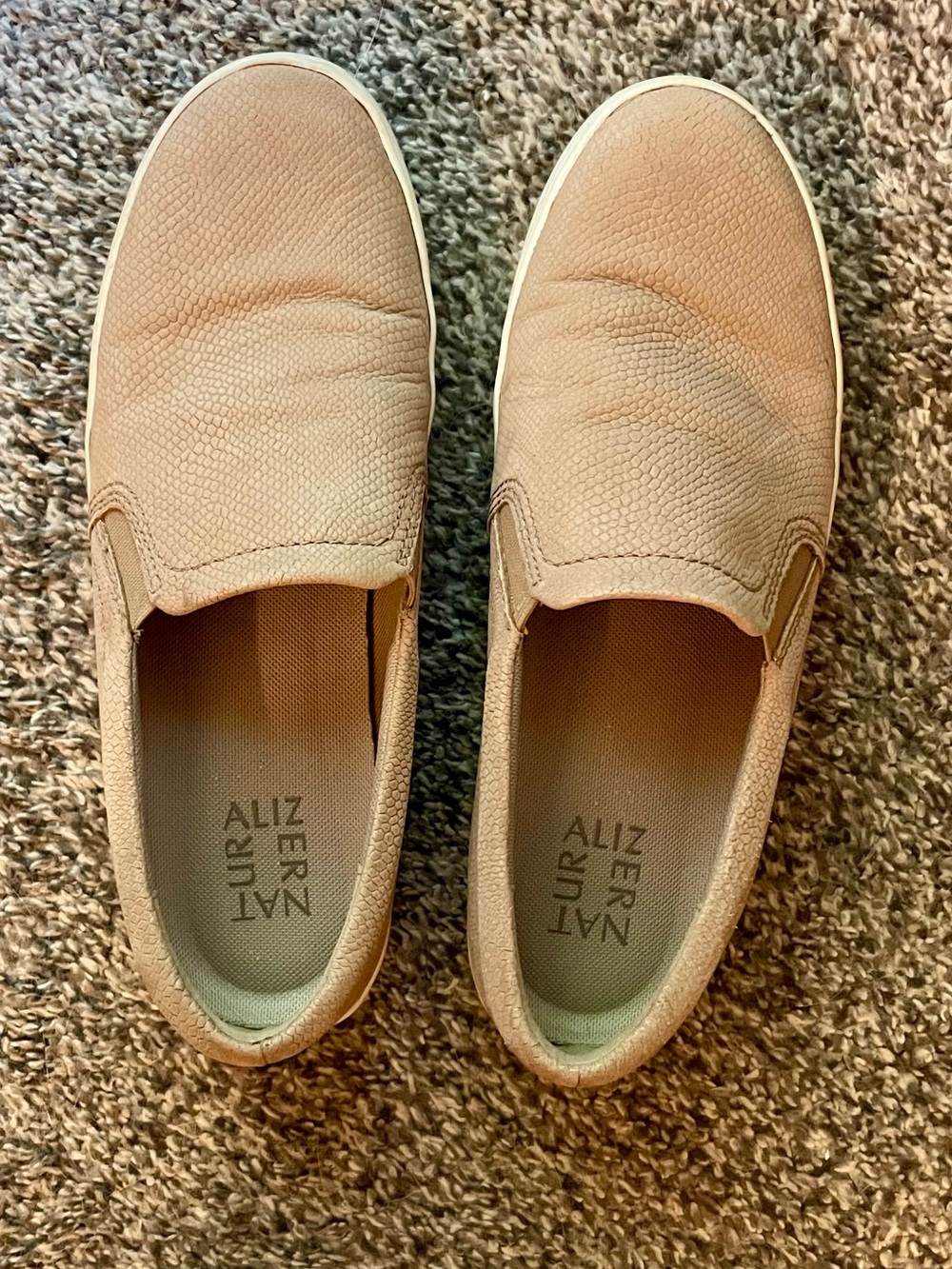 Women's Naturalizer Slip Ons Size 9.5